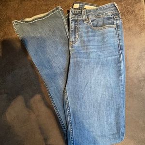 Hollister Jeans size 7R low rise bootcut
